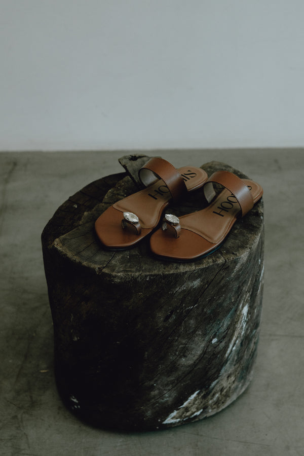Heera Flats Tan