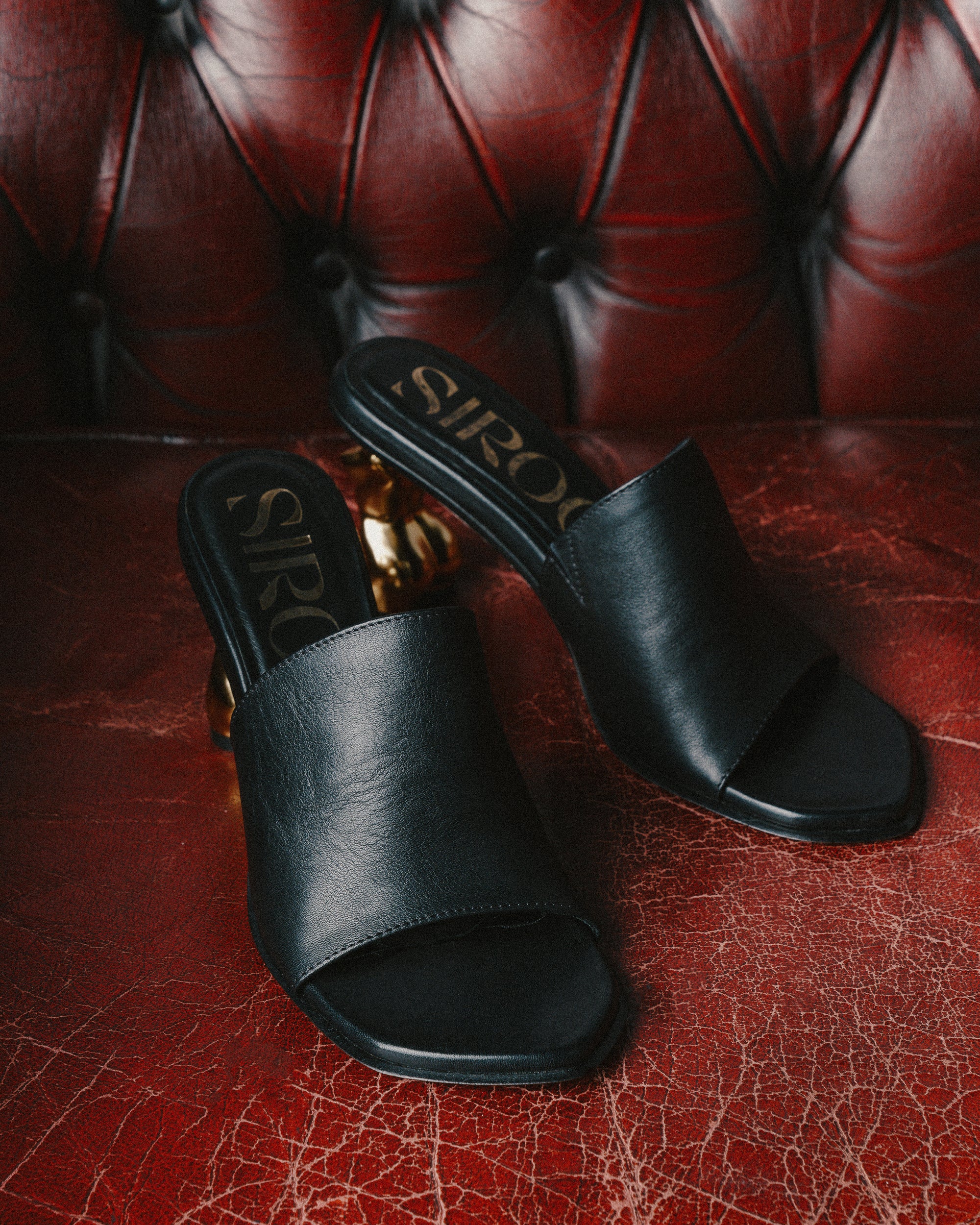 The Apsara Mule Black